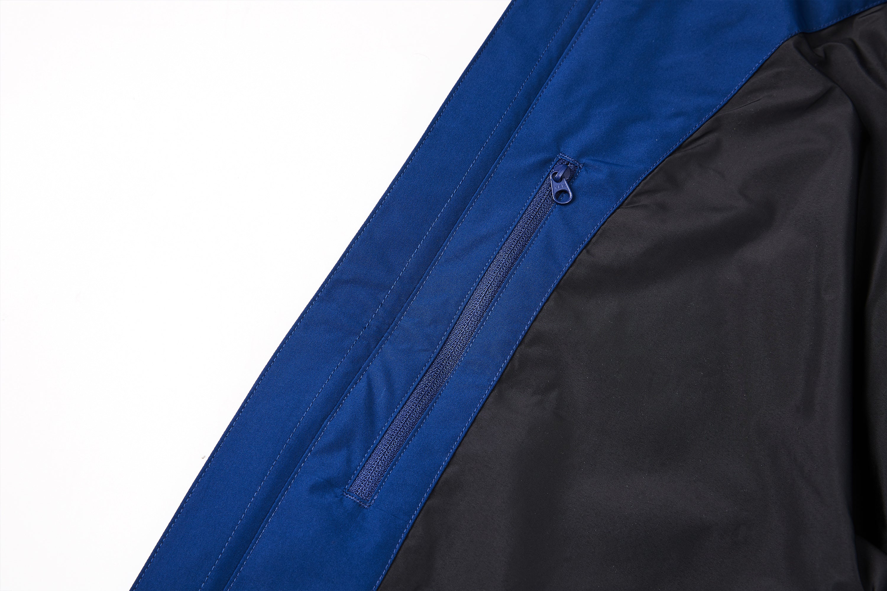 Kailas Dingri Waterproof Windproof Hooded Hardshell Jacket with Cargo pockets Men's Urbanwear